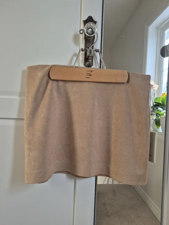 Joie NWT Tan Faux Suede Soft Mini Skirt Size Medium - Picture 2 of 10